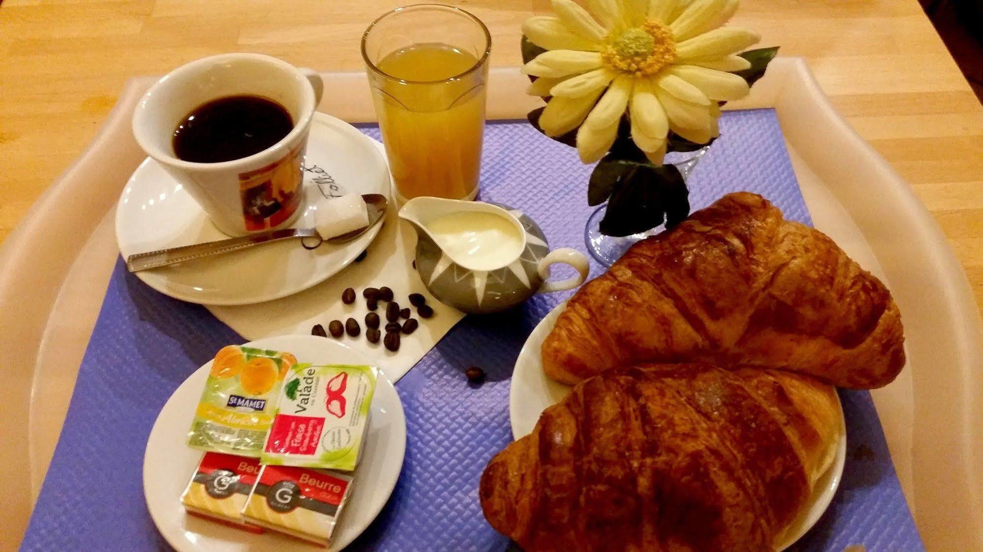 Hotel D'Alsace Вильорбан Екстериор снимка