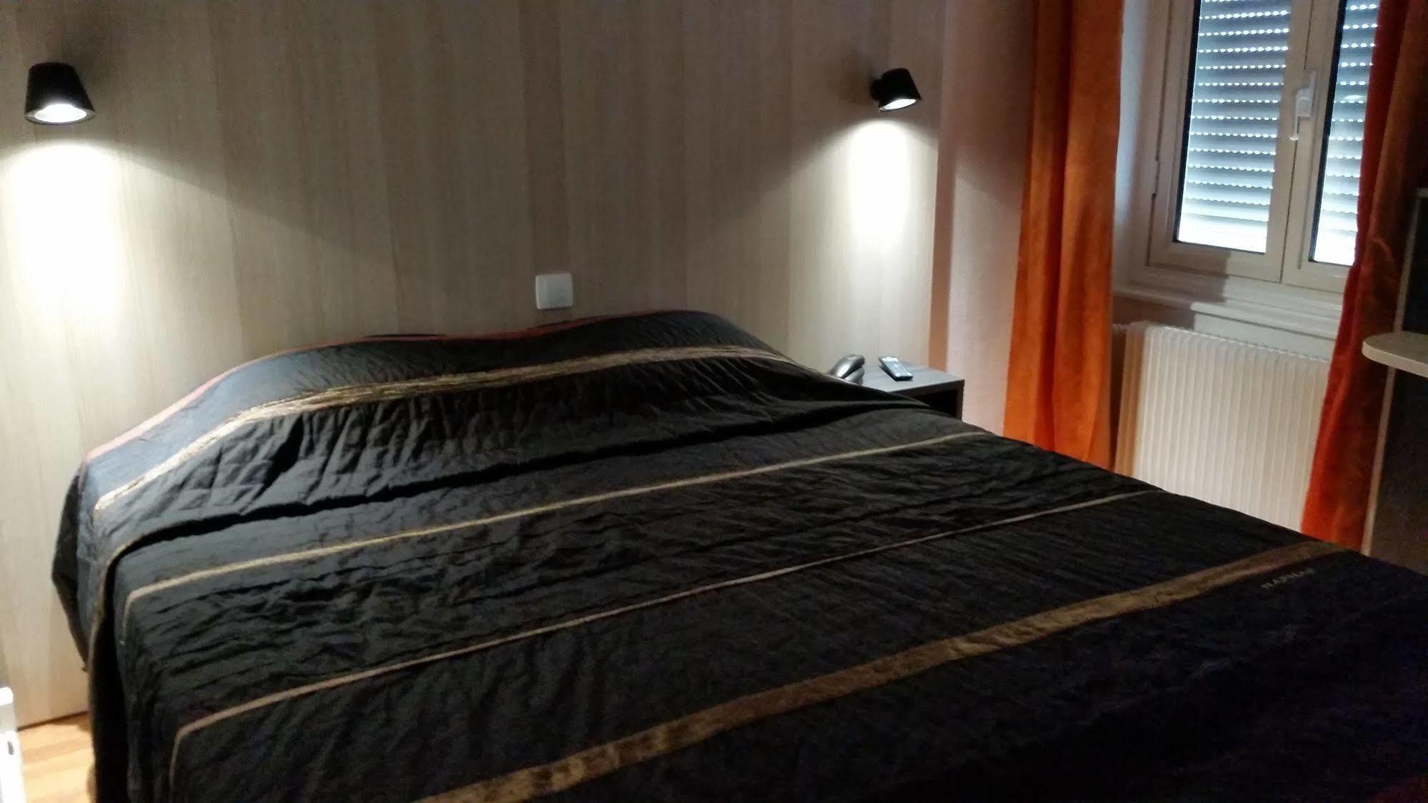 Hotel D'Alsace Вильорбан Екстериор снимка